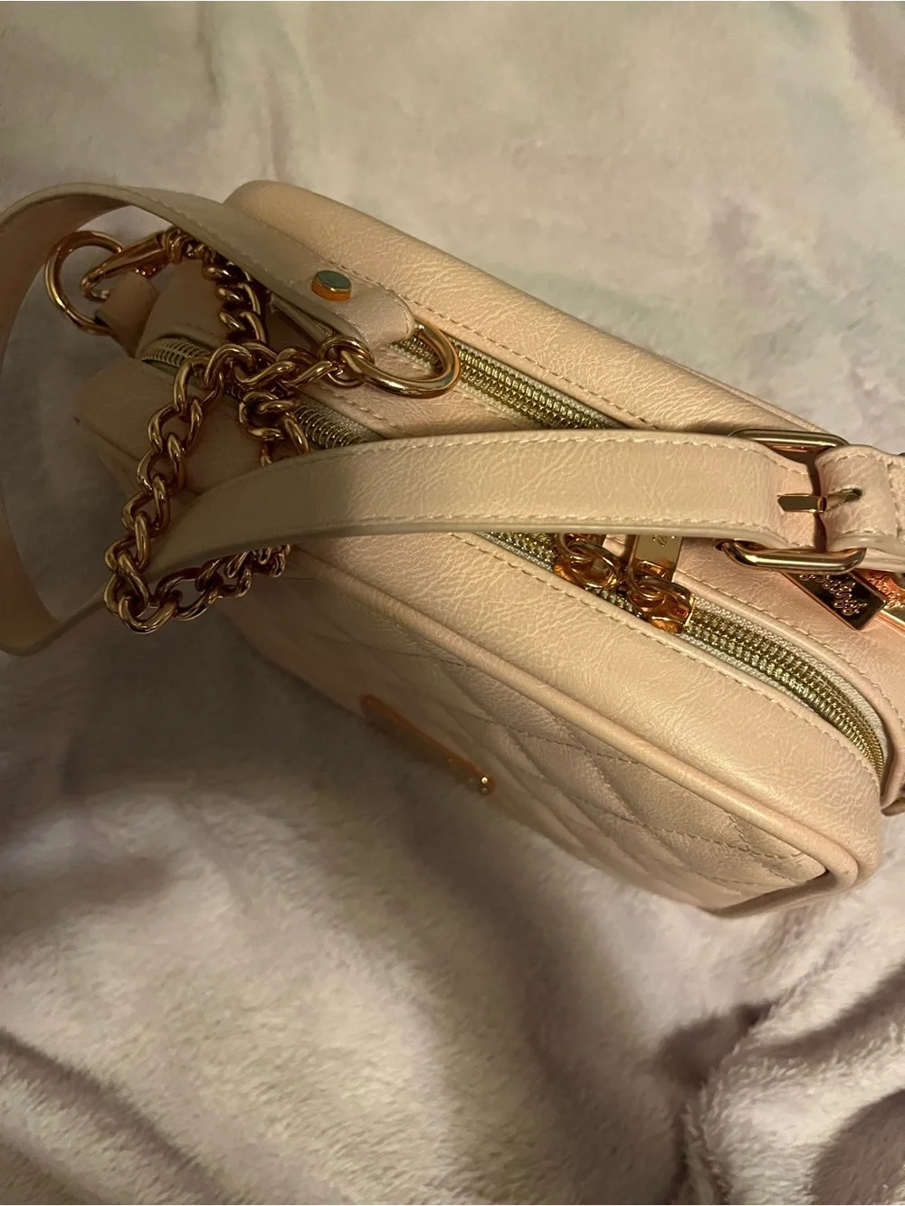Itzy Ritzy Quilted Light Pink Crossbody with Gold Chain Strap Elegant Pink